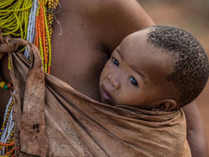 Young-baby-of-the-Juhoasi-Khoi-San-Bushman-of-Xai-Xai-Kalahari-Botswana.-uai-720x540
